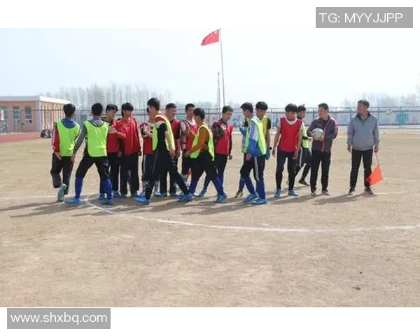 女足球队奋勇争先展现风采助力女性体育事业蓬勃发展 女足球队奋勇争先展现风采助力女性体育事业蓬勃发展